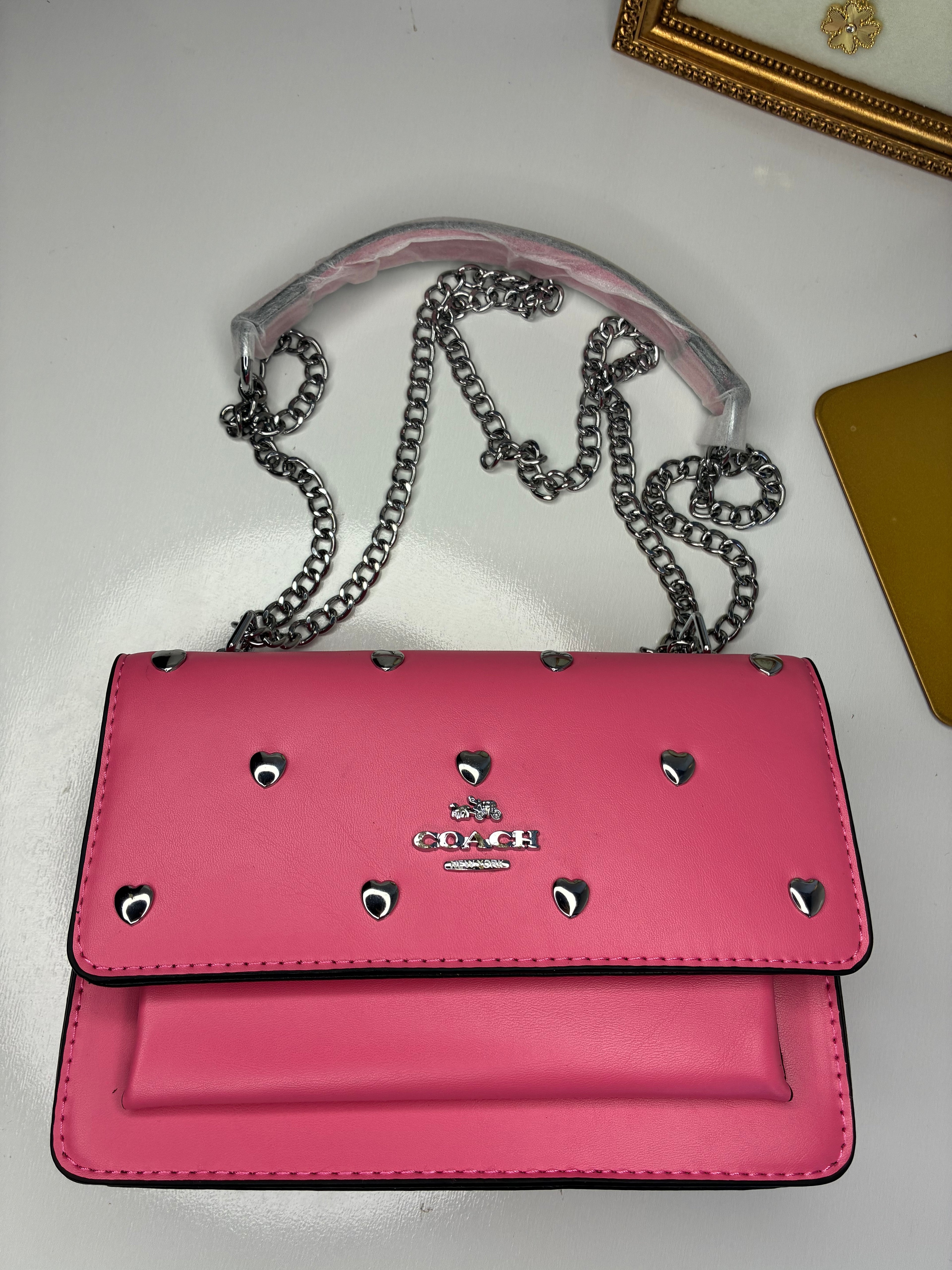 Fushia